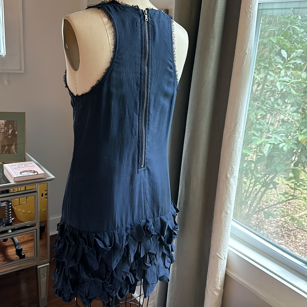 Alice + Olivia 100% Silk dress navy size small. - Picture 6 of 12
